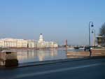 Вид на Васильевский остров и Кунсткамеру