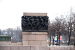 Композиция возле Молодежного моста Композиция возле Молодежного моста