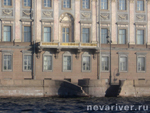 Высокая вода возле Мраморного дворца Высокая вода возле Мраморного дворца